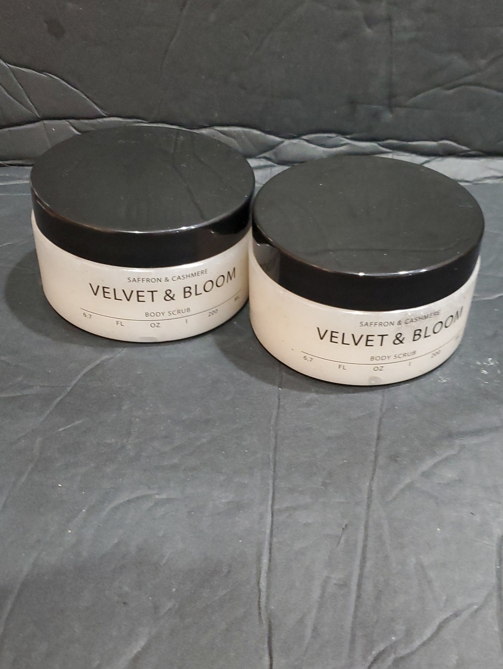 2piece Saffron & Cashmere scented shower bath body scrub set brand new